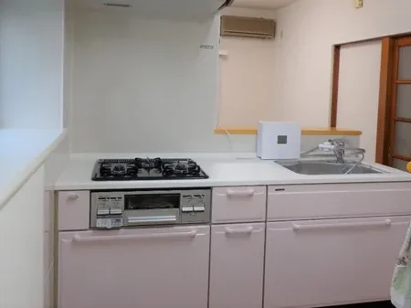 華やかなピンク色の水廻りで気持ちも軽やかに。