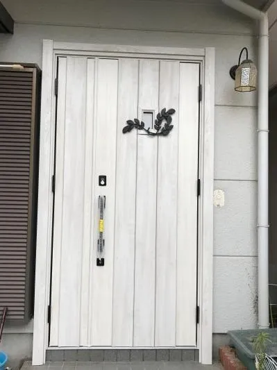ドア